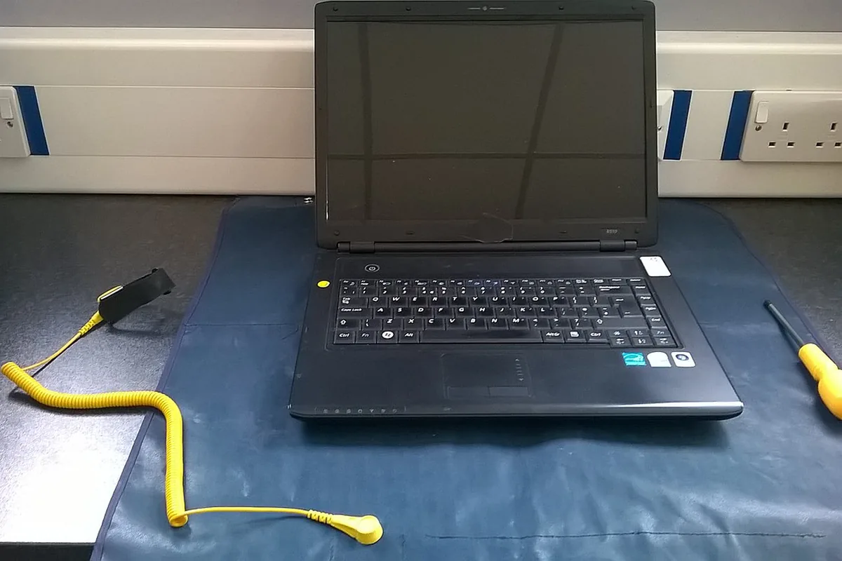 Maintenance sur ordinateur portable